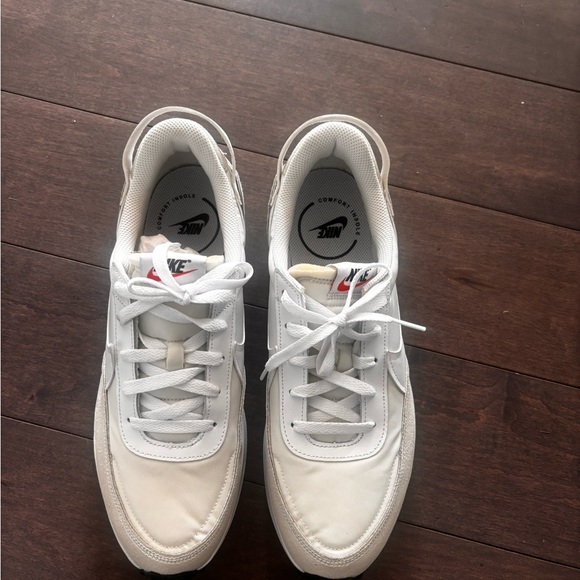 Nike Women's Sneakers - White and Tan - Picture 4 of 9